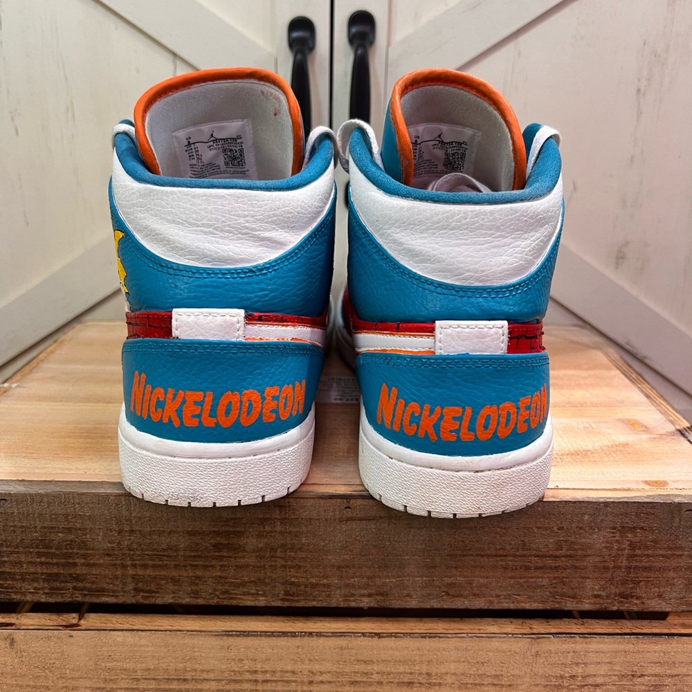 Nickelodeon “Hey Arnold” Custom Hand Painted Nike Air Jordan 1 Mid Shoes, Size 8 - Picture 3 of 9